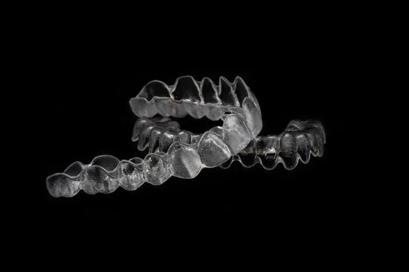 Nakładki na zęby Invisalign