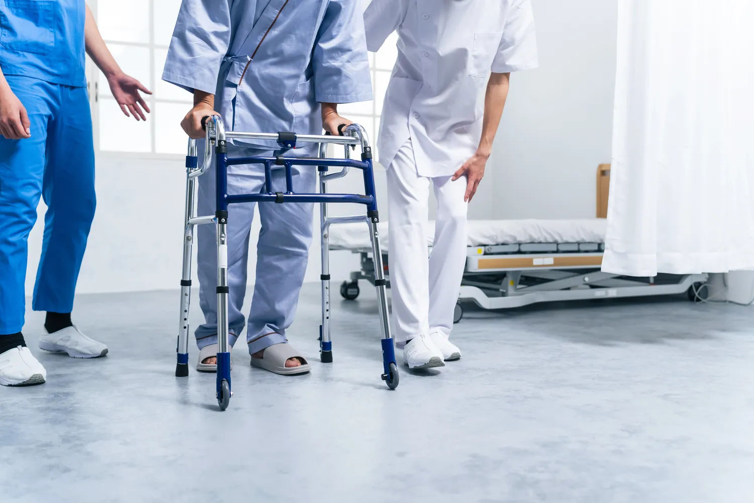 Ile trwa rehabilitacja po endoprotezie kolana?