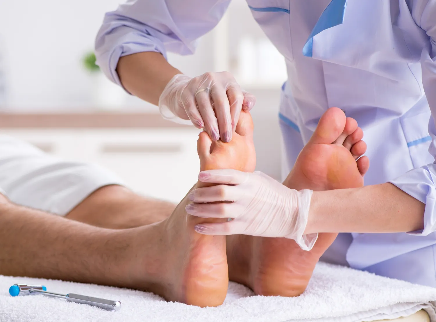 Pedicure leczniczy - czym jest, jak wygląda, kiedy warto go wybrać?